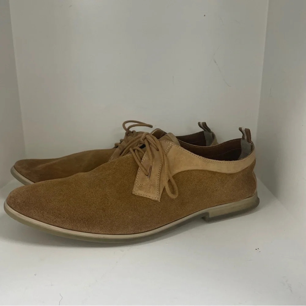 Clarks Men's Suede Chukka Boots in Camel Brown